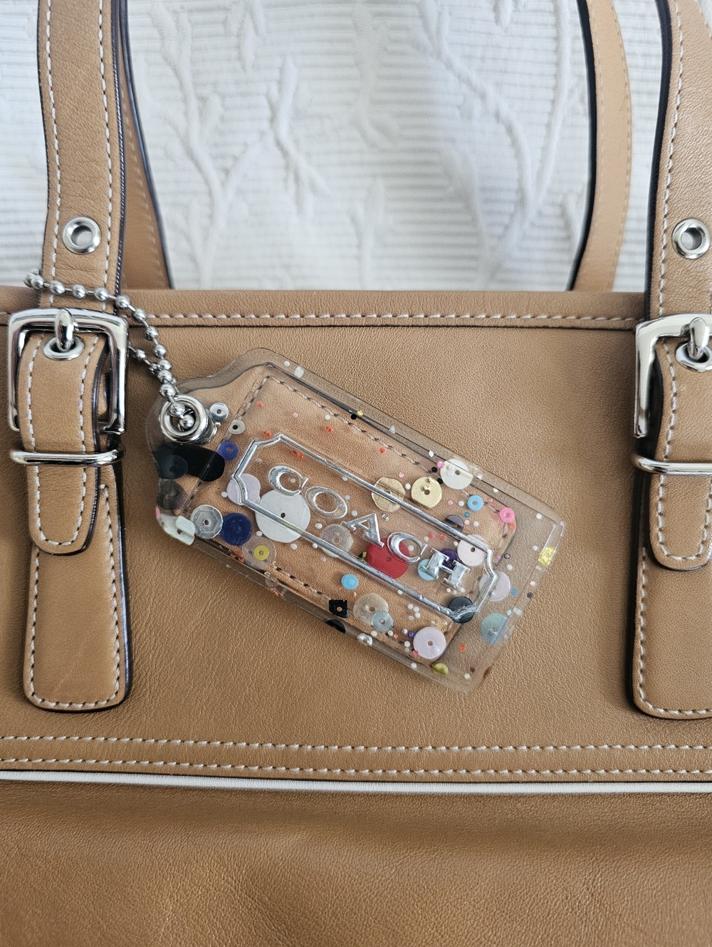 Vintage Coach Hamptons Small Carryall Satchel 9605 (Tan/White Trim) - Picture 15 of 16